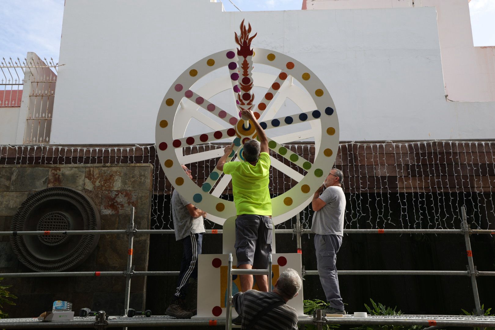 Los preparativos de Gáldar para iluminar la Navidad, en imágenes