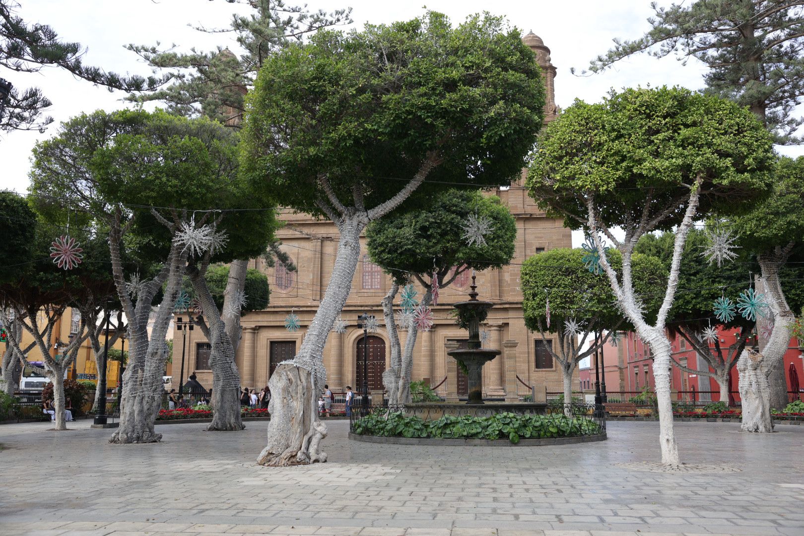 Los preparativos de Gáldar para iluminar la Navidad, en imágenes