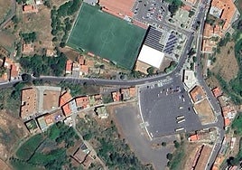 Vista aérea del aparcamiento de Hoya Viciosa en el casco urbano de San Mateo.