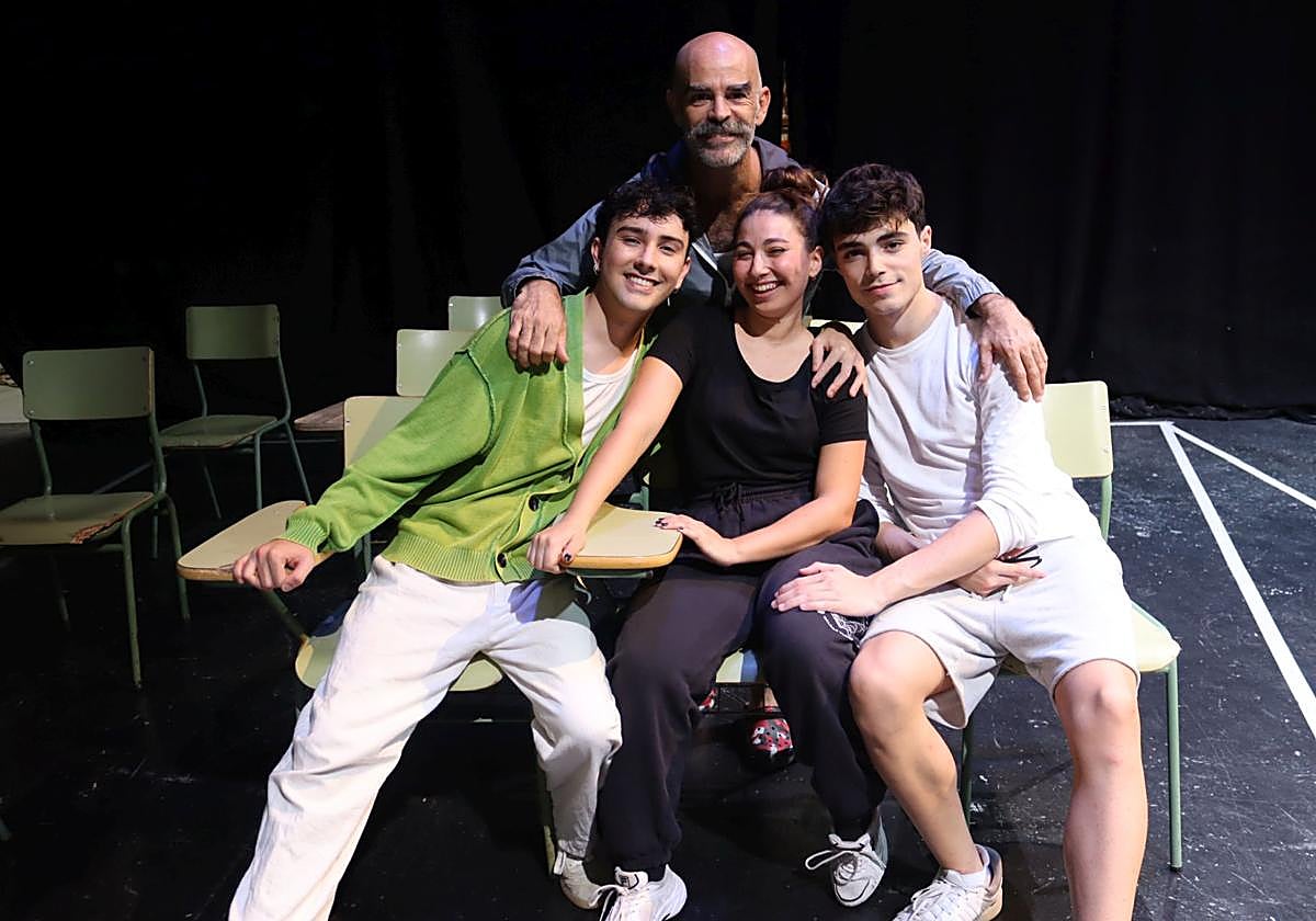 Mingo Ruano, junto a Adrián Méndez, Ninfa y Álvaro Cavadas.