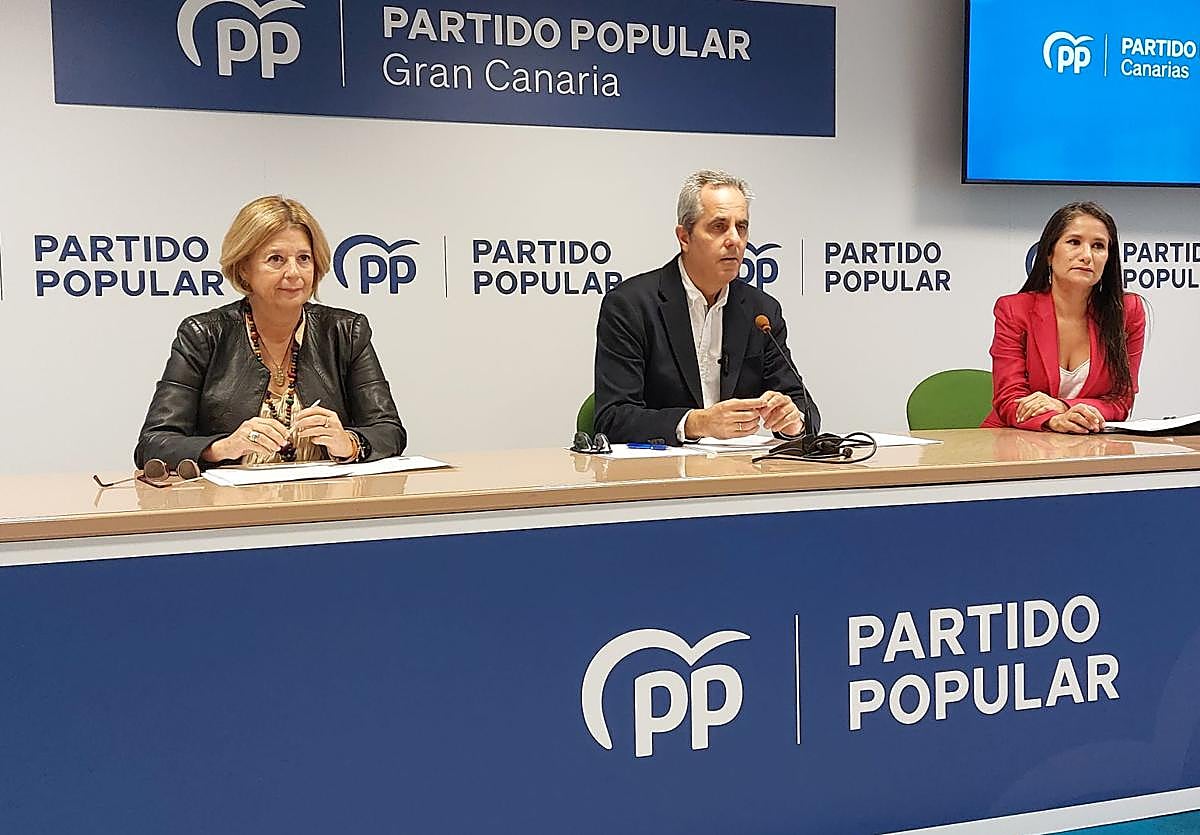 Rueda de prensa ofrecida por el Grupo Popular del Cabildo de Gran Canaria.