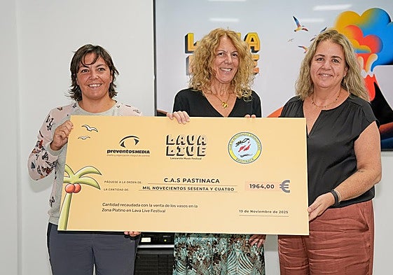 Entrega de cheque a Pastinaca.