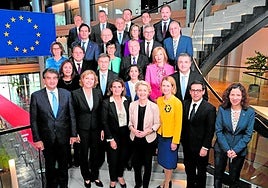 Ursula von der Leyen con el resto de integrantes de la Comisión Europea.