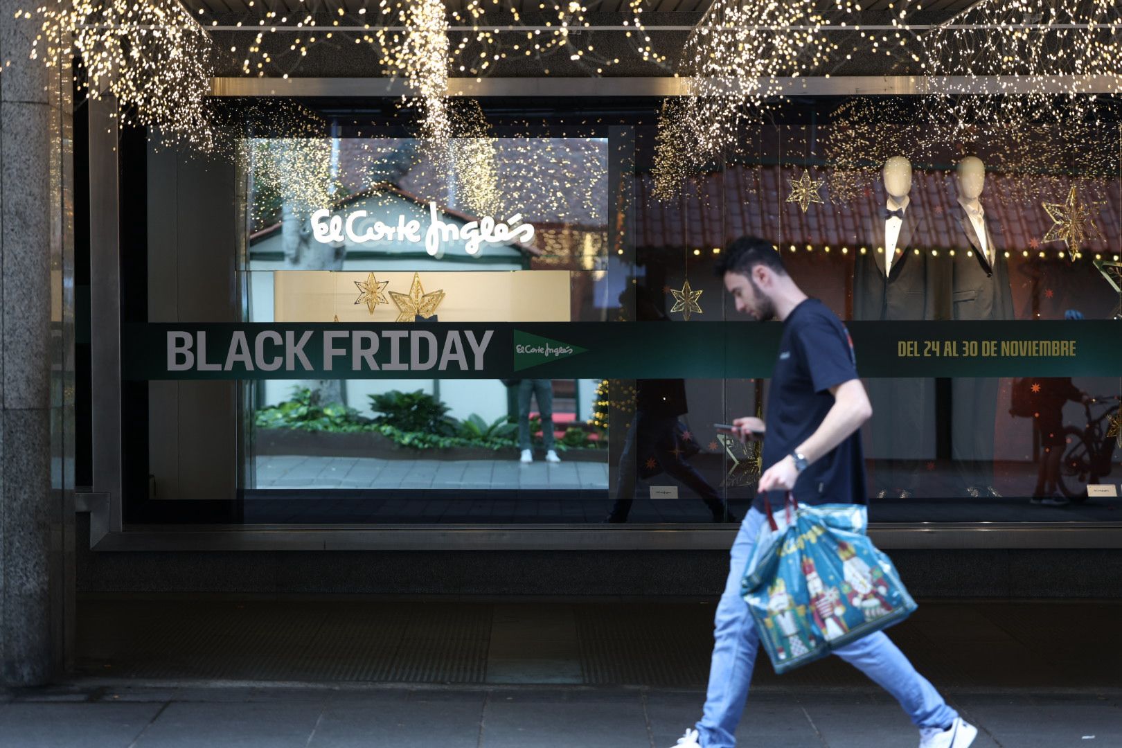 Imágenes de las compras por el Black Friday en zonas comerciales de Las Palmas de Gran Canaria