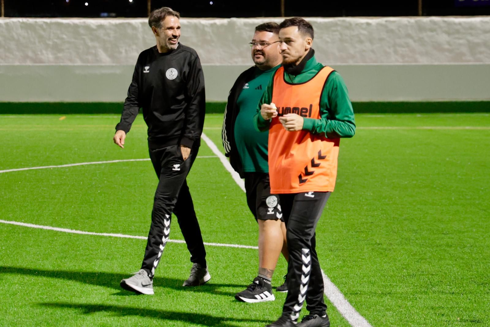 El debut de Valerón en el banquillo del Arguineguín, en imágenes