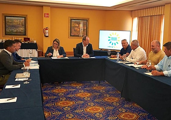Imagen de una de las reuniones en Fuerteventura.