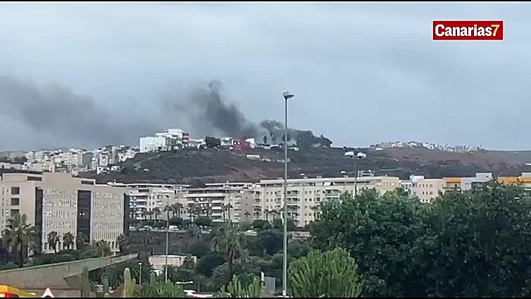Fuego en el polígono industrial de Las Torres