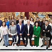 Foto de familia de la inauguración del belén en la sede presidencial de Las Palmas de Gran Canaria.