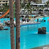 Imagen de efectivos interviniendo en el Lago Taurito.