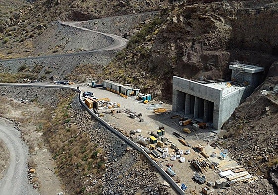 Toma de agua de la presa de Soria, que quedará completamente sumergida, para Salto de Chira.