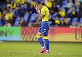 Jesé se lamenta tras una acción.