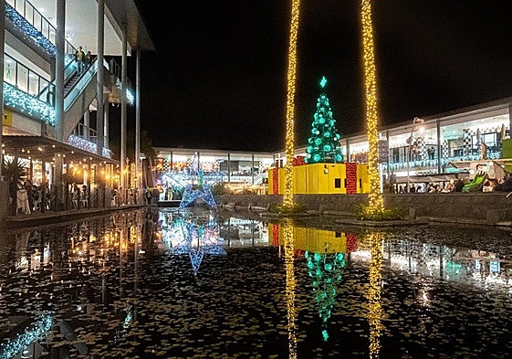 Las Ramblas Centro enciende la Navidad con un mensaje que invita a reflexionar: «Más amor, más tiempo, más hogar»