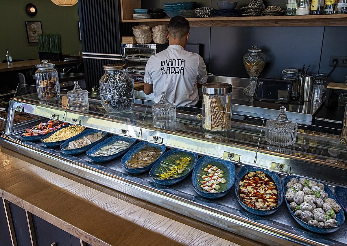 Imagen secundaria 1 - Entrada y estancias de La Santa Barra.