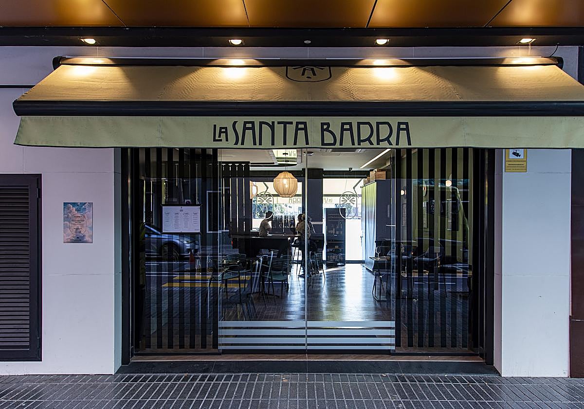 Imagen principal - Entrada y estancias de La Santa Barra.