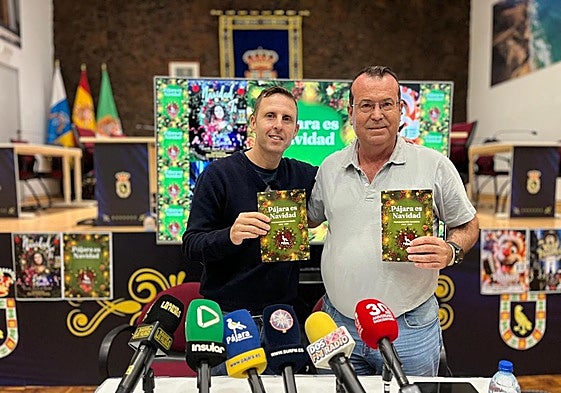 El alcalde Alejandro Jorge y el concejal de Cultura, José Díaz, con la programación navideña.
