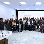 Foto de familia de participantes en el XX Concurso Oficial de Mieles de Gran Canaria.