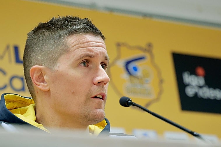 Imagen de Jaka Lakovic en rueda de prensa.