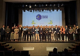 Foto de familia tras la ceremonia.