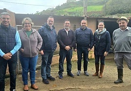 Visita de Poli Suárez y Narvay Quintero a la Villa de Moya.