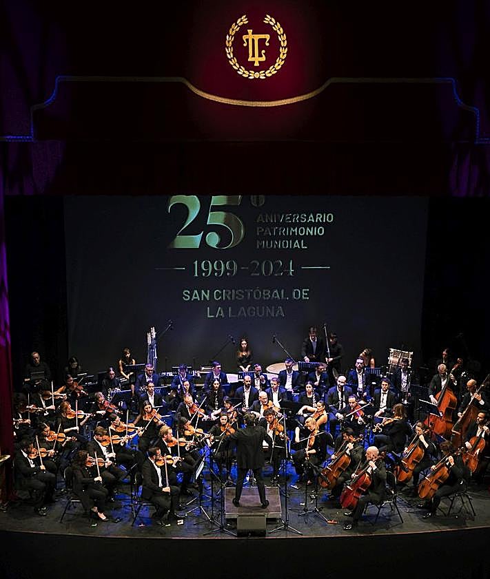 Imagen secundaria 2 - La Laguna clausura su 25 aniversario con una ceremonia emotiva e innovadora en el Teatro Leal