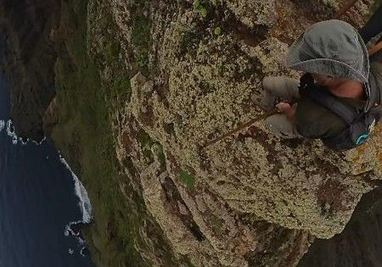 Uno de los instantes del vídeo que muestra el Salto del Pastor y se ha vuelto viral en redes.