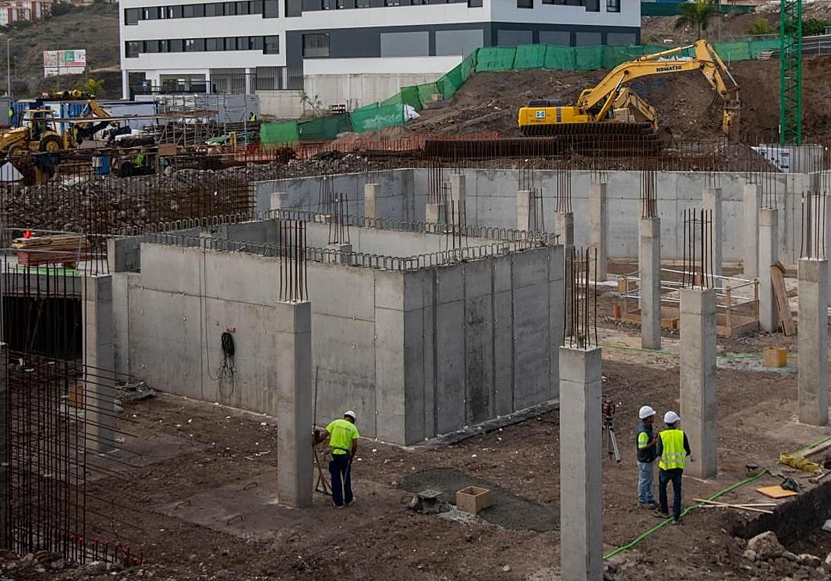 Construcción de un edificio de viviendas en Tamaraceite Sur.