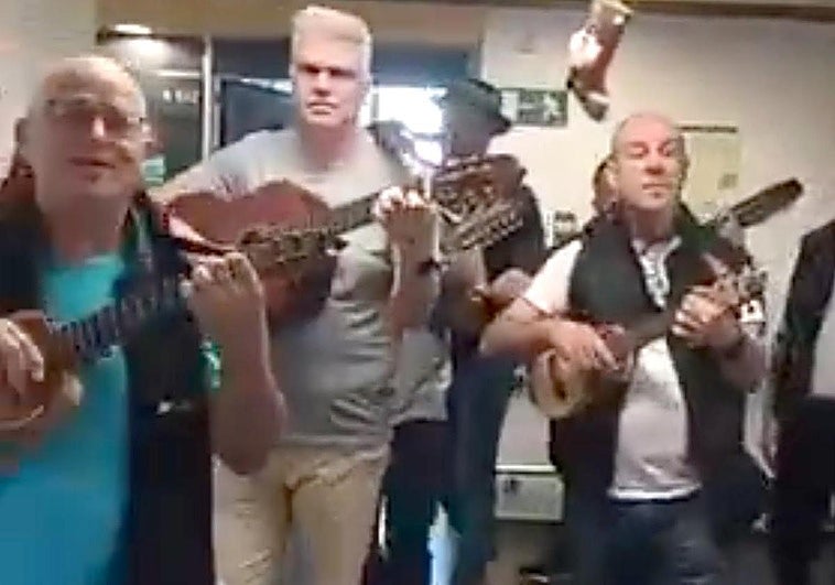 Un momento de la visita de Los Gofiones al Negrín.