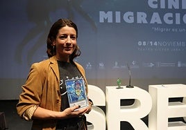Marine Discazeaux, con el premio recibido en la última edición de SREC.