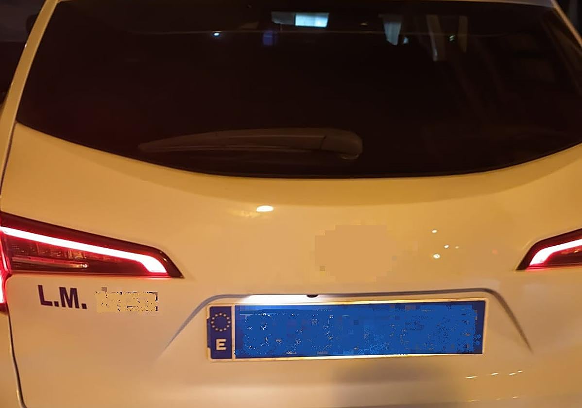 Imagen del taxi intervenido.