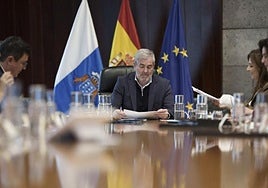 Canarias acusa al Estado de «intentar paralizar al Gobierno» regional tras recurrir su presupuesto
