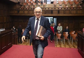 Morales abre la puerta a que la UD invierta en la reforma del Estadio de Gran Canaria y lo explote con el Cabildo