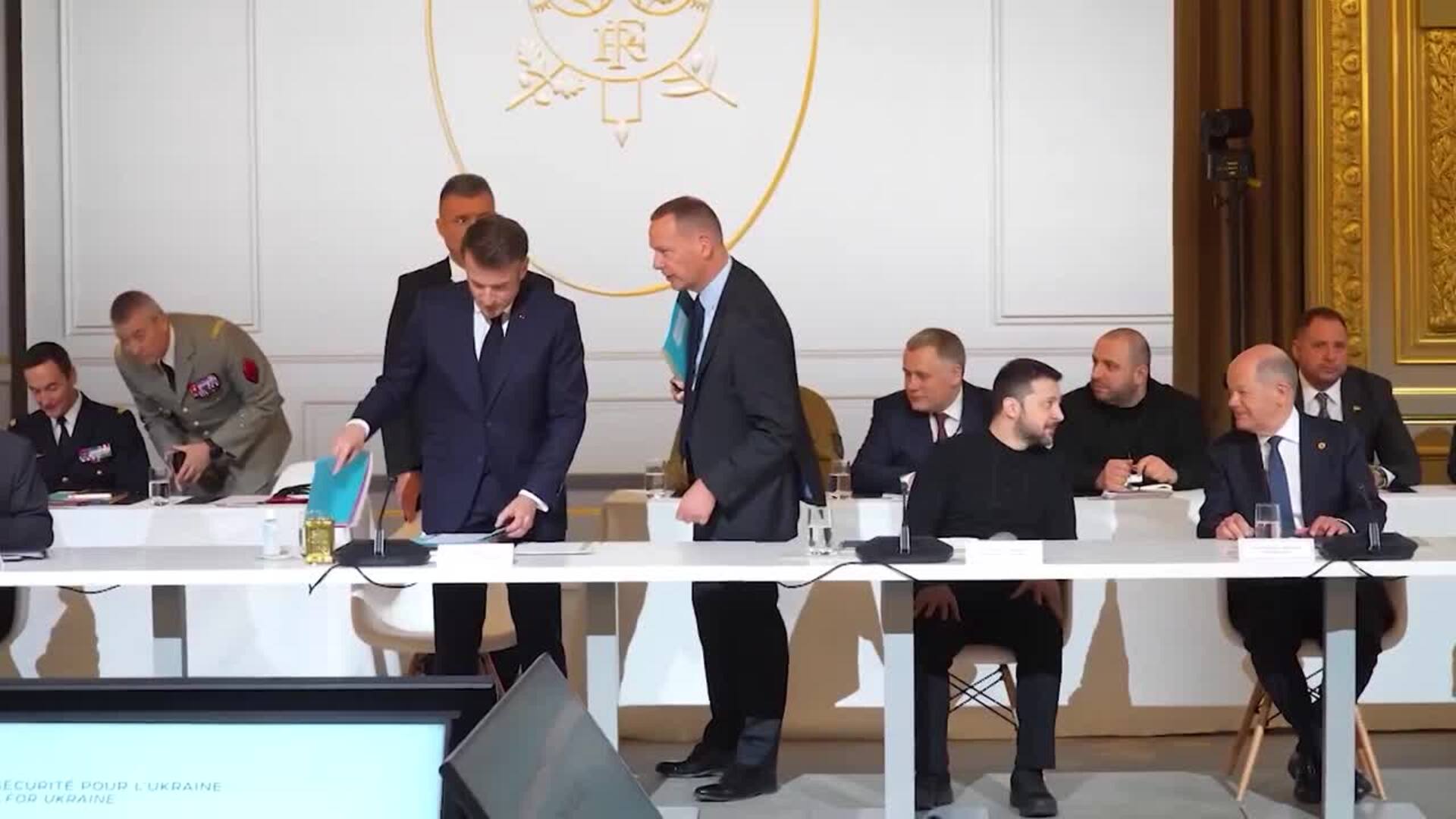 Macron anuncia el envío de una misión franco-británica para entrenar al Ejército ucraniano