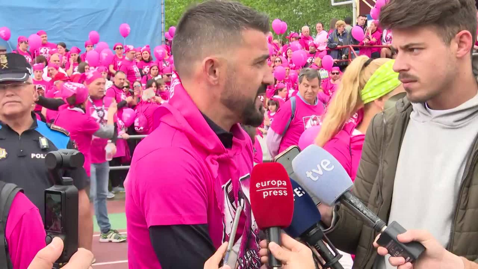 David Villa, "muy contento" por la victoria del Barcelona en "una final digna de fútbol total"