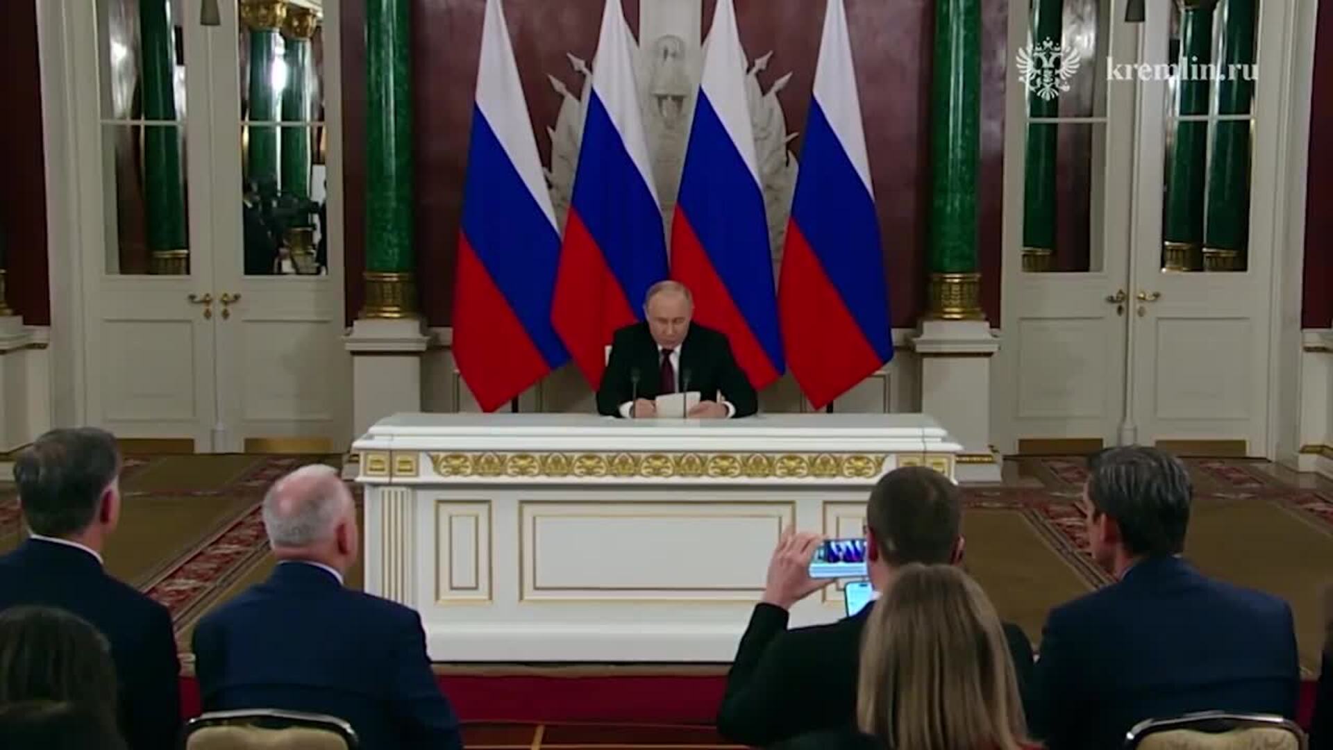 Trump recomienda a Ucrania que acepte "inmediatamente" la oferta de negociación de Putin