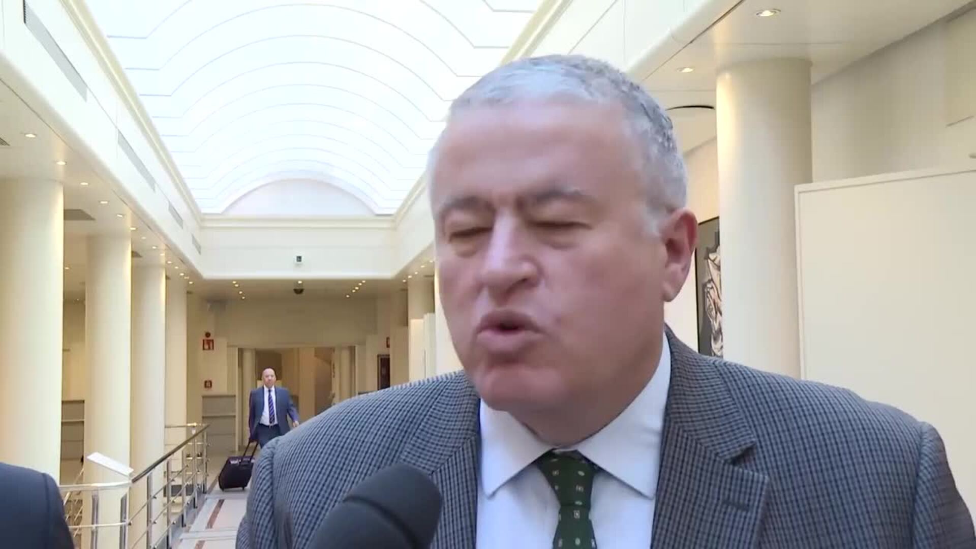 Bernabé, que dejó bolsa de arena tóxica a Aagesen, critica "piel fina" de PSOE por denunciarle