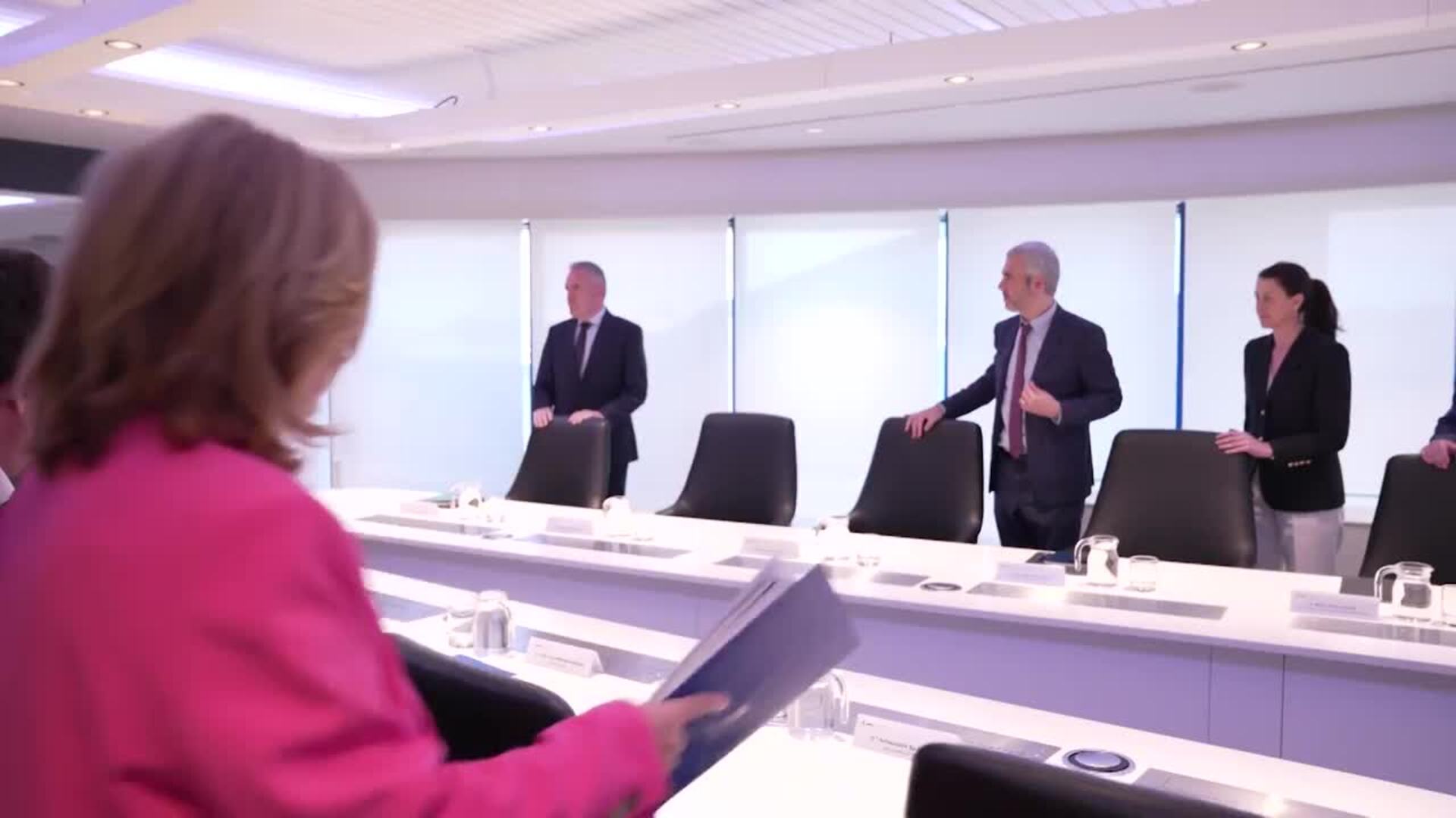 Aena y Ayuntamiento acuerdan que una entidad social identifique a los sin hogar de Barajas