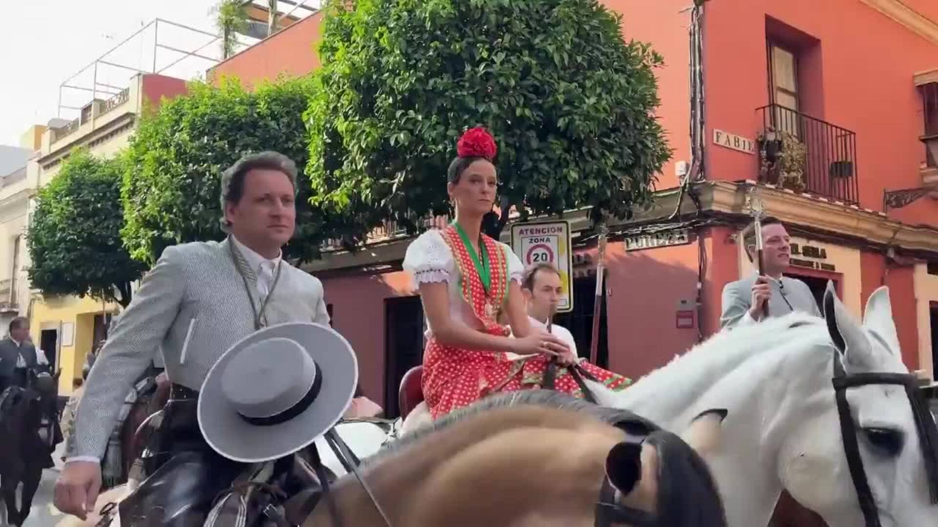 Victoria Federica, imponente a caballo, deslumbra en su primera romería al Rocío