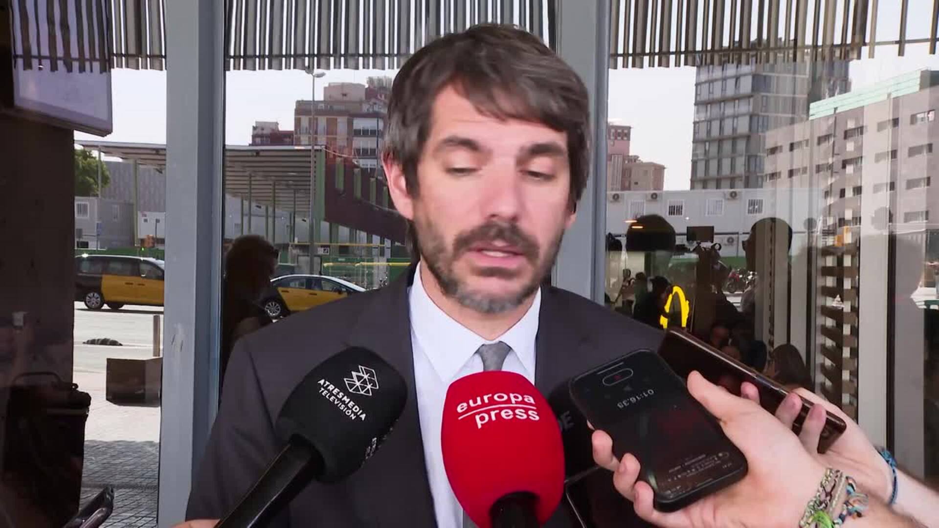 Urtasun: "Ampliar el Aeropuerto de Barcelona es más propio de los años 80 que del siglo XXI"