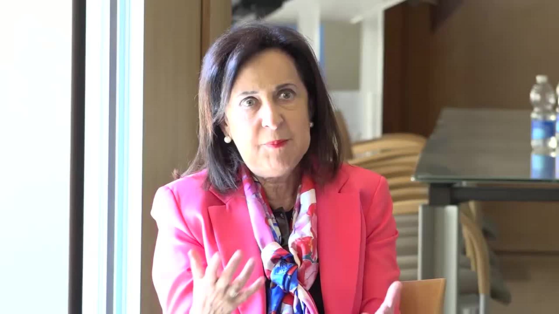 Robles destaca el papel de las Fuerzas Armadas como "mejor garantía" para preservar la paz