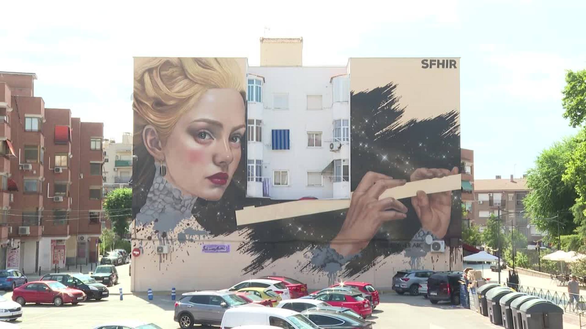 El artista Sfhir potencia el arte urbano en Arganda del Rey con un mural de 350 m²
