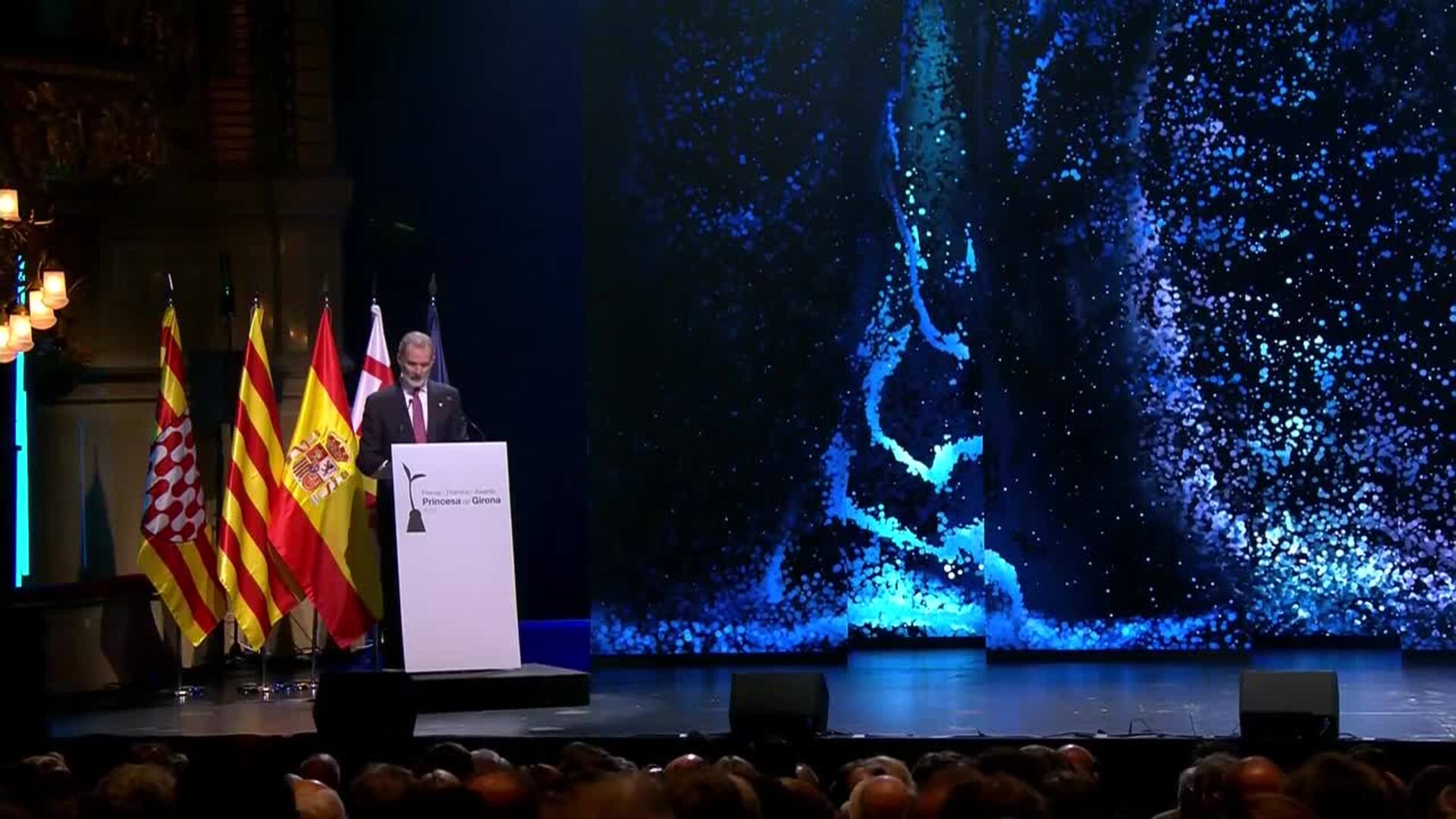 El Rey llama a confiar en el talento joven y a apoyarlo "siempre y con responsabilidad"