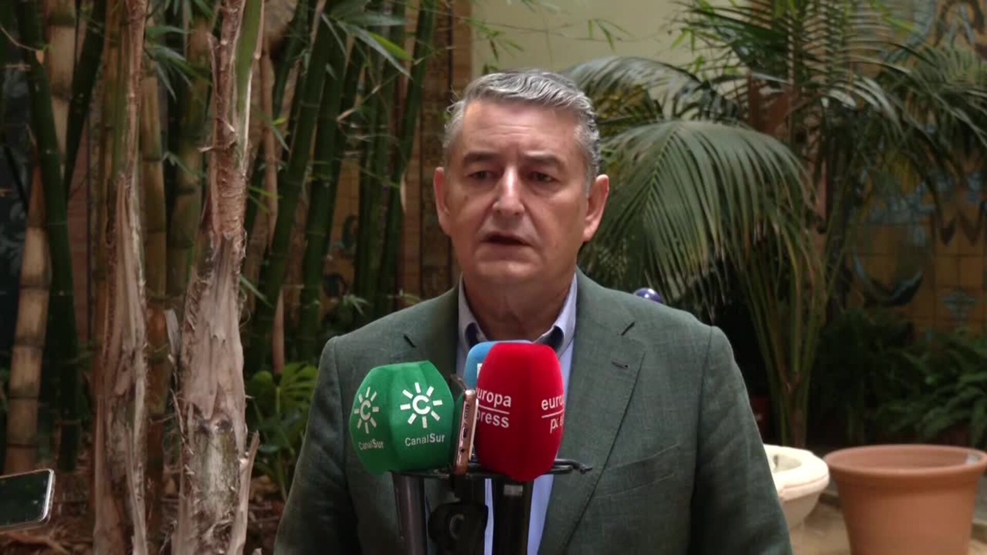 Regresan los vecinos desalojados por el incendio de Córdoba salvo en Santa Ana de la Alba