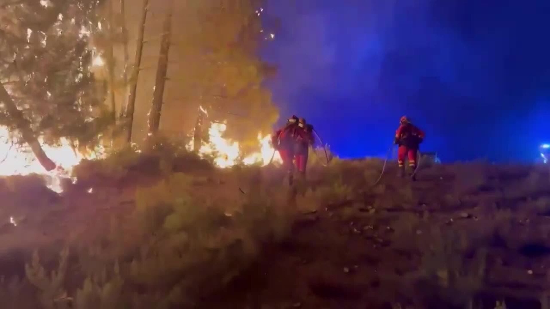 Protección Civil dice que "el tiempo favorable" es "una oportunidad” de avanzar contra el fuego
