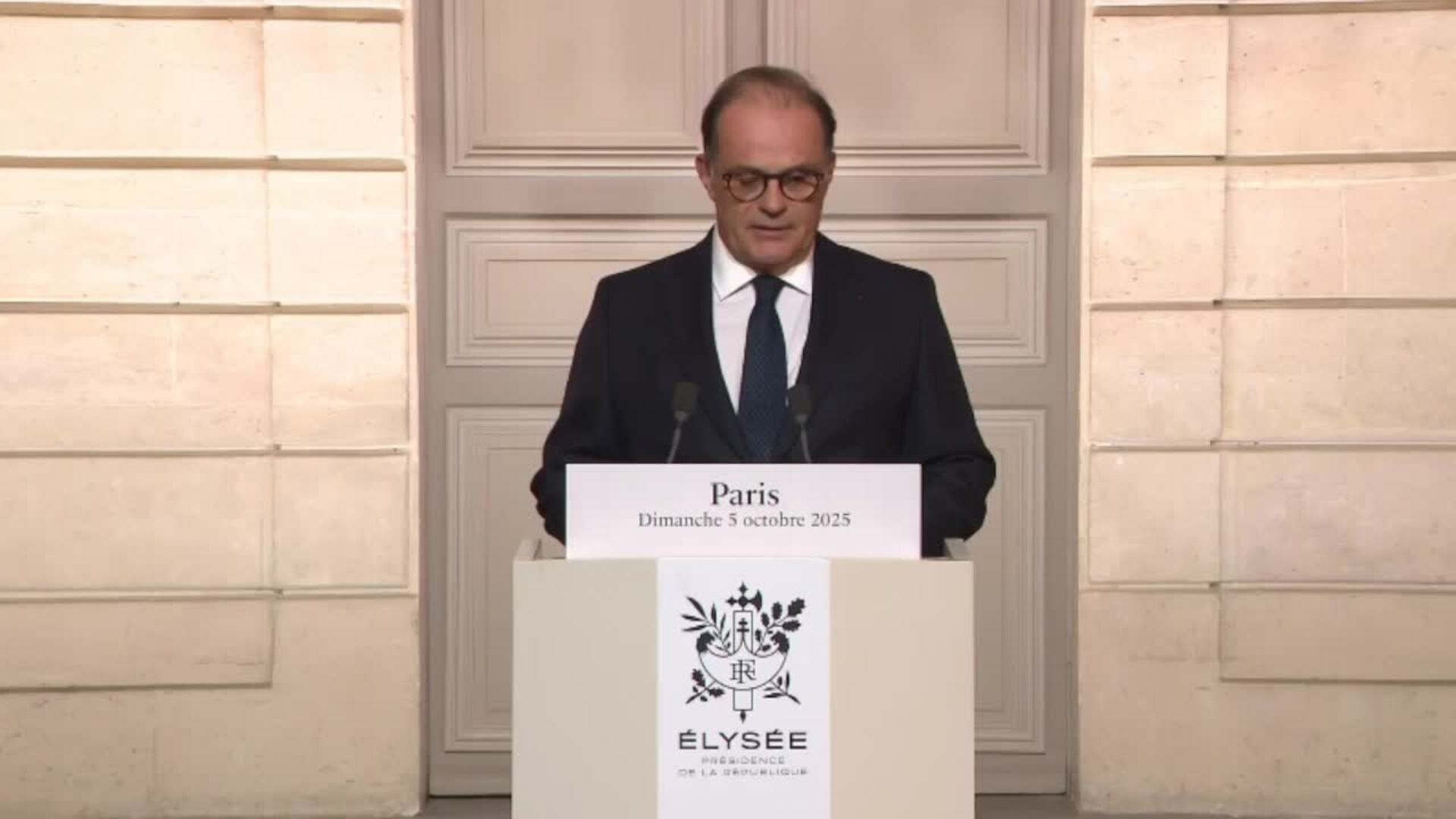 Lecornu anuncia un gobierno continuista y que "tendrá que llegar a acuerdos con la oposición"