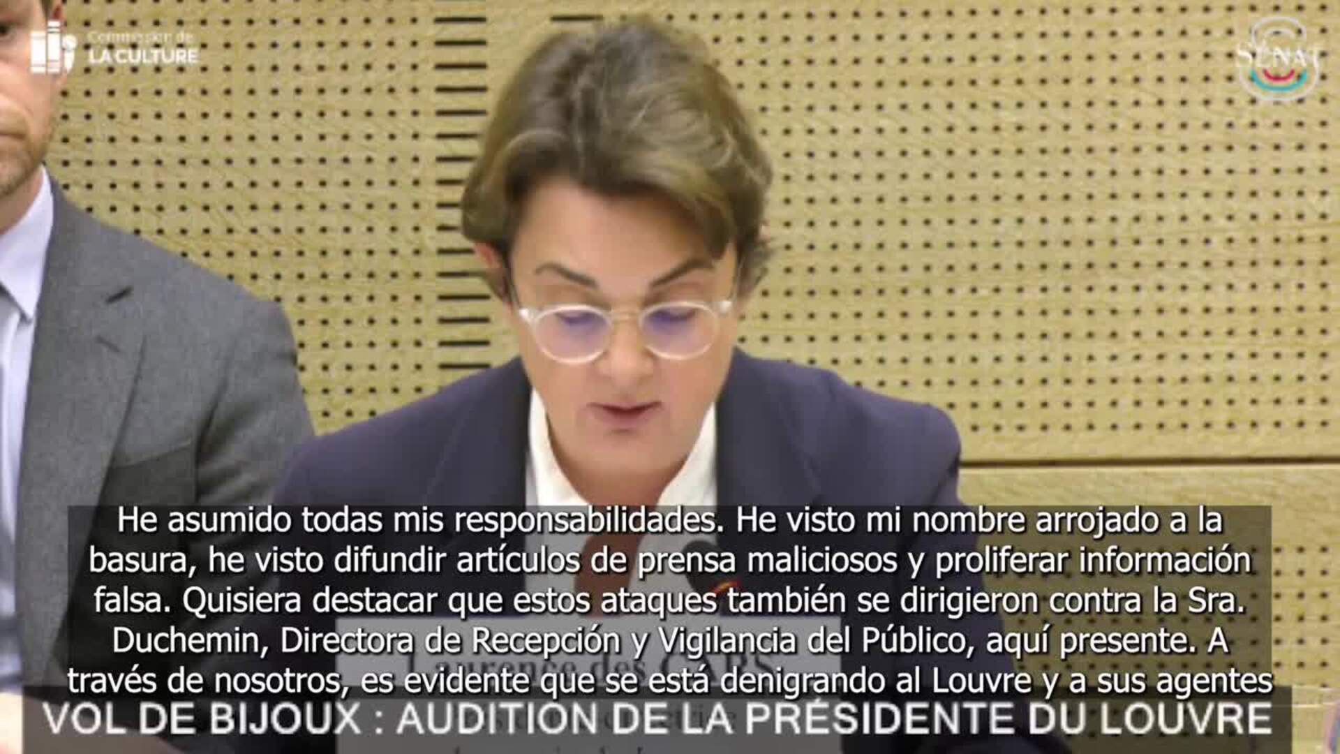 La presidenta y directora del Museo del Louvre asume su "responsabilidad" tras el robo
