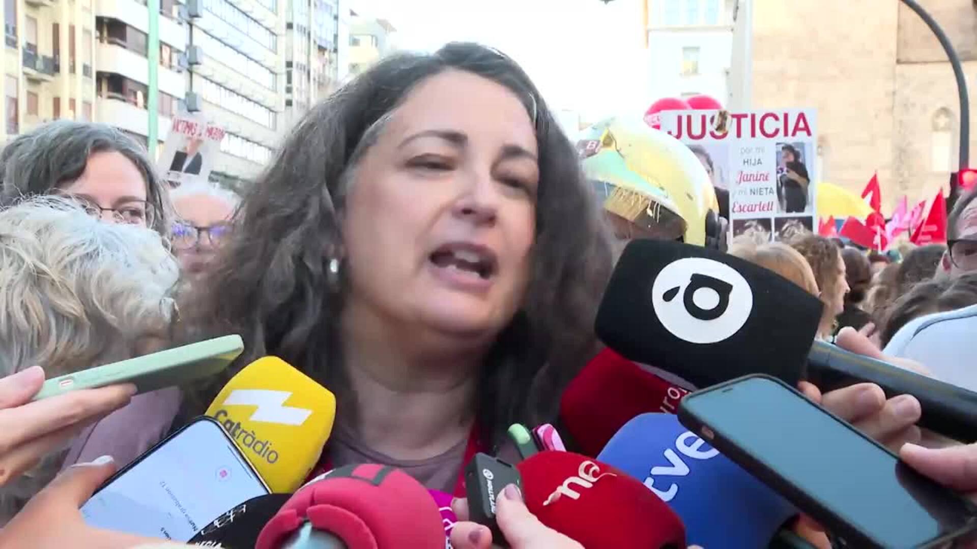 Valencia se manifiesta para pedir la dimisión de Mazón