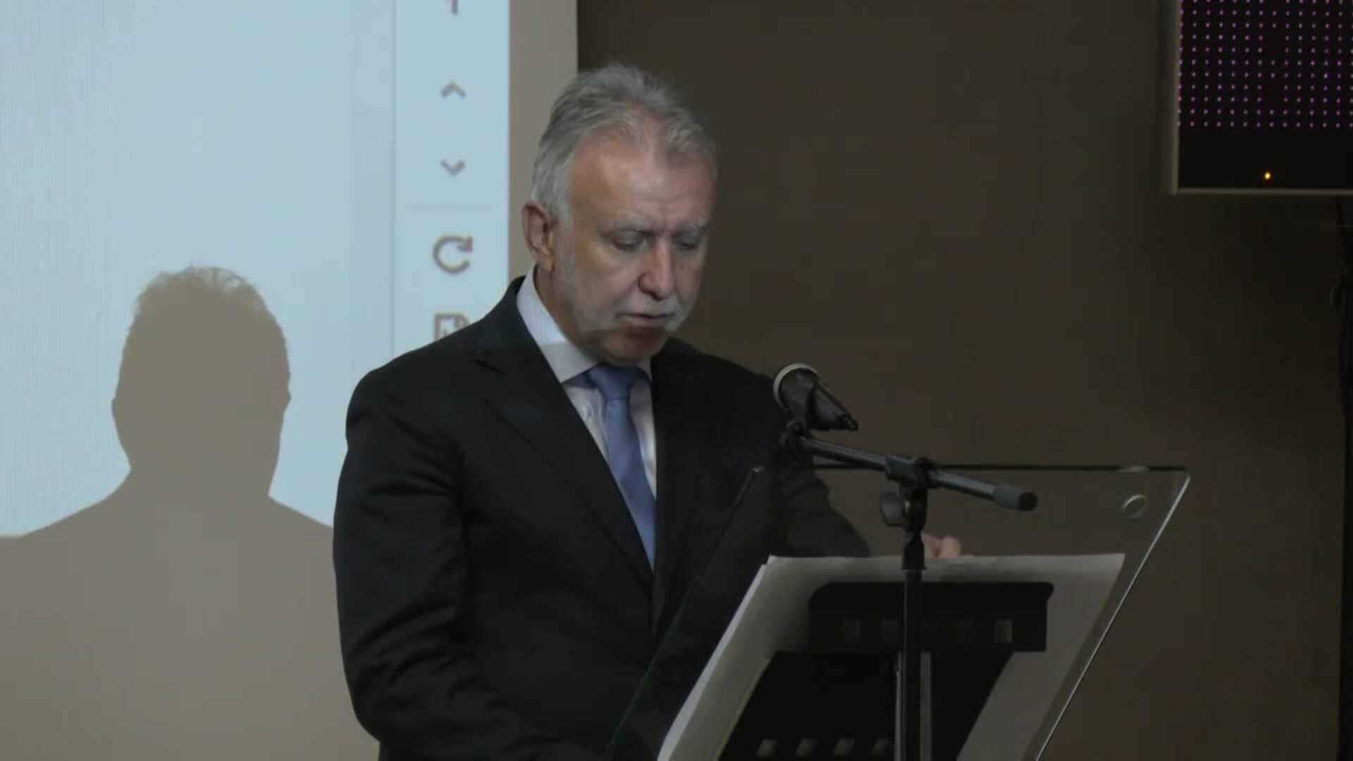 Torres rinde homenaje a Azaña, uno de los "grandes constructores de la España democrática"