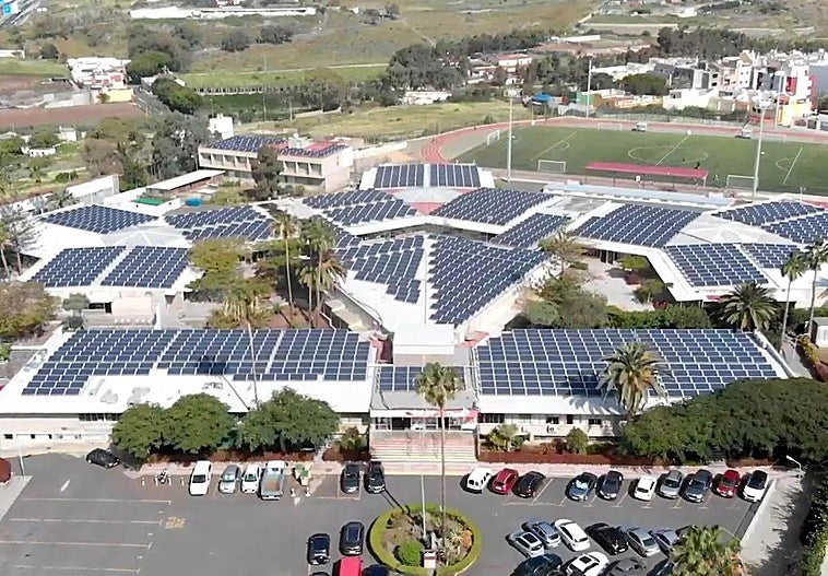 Pidieron supuestamente 500 euros al profesor del Claret apartado por conducta inapropiada