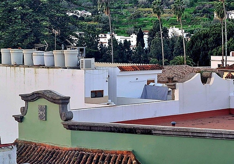 Los escudos de la Hermandad