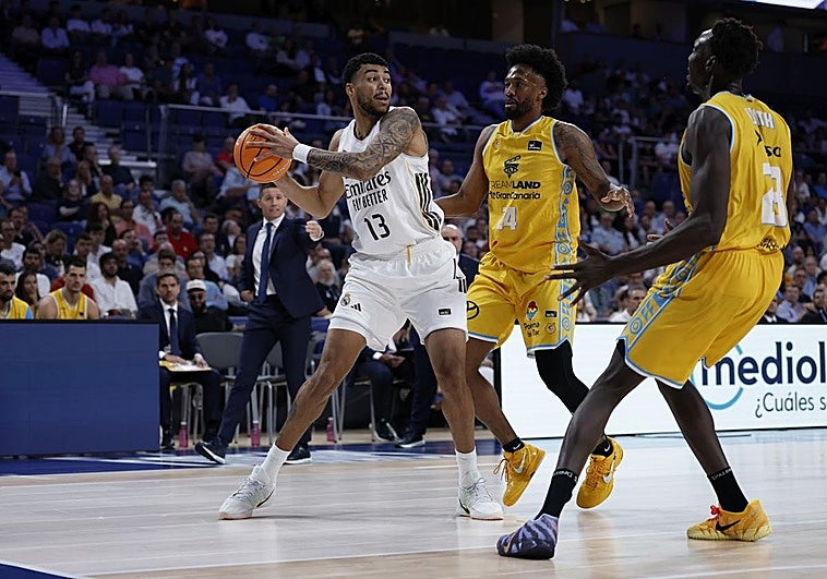 El Dreamland Gran Canaria pretende la cesión de Izan Almansa